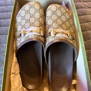 GUCCI GG CANVAS LEATHER MULE RETAIL $820 SZ UK 8 US 9.5/10